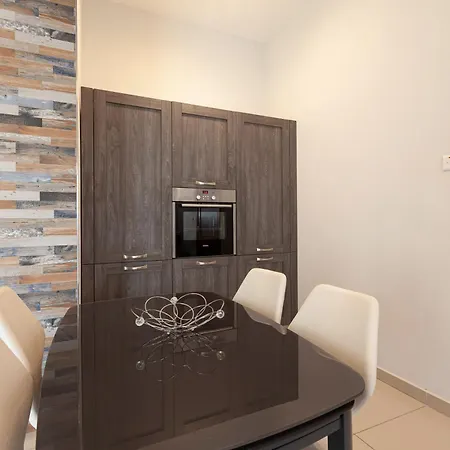 Lovely 2br In St Julians With Private Balcony By 360 Estates *