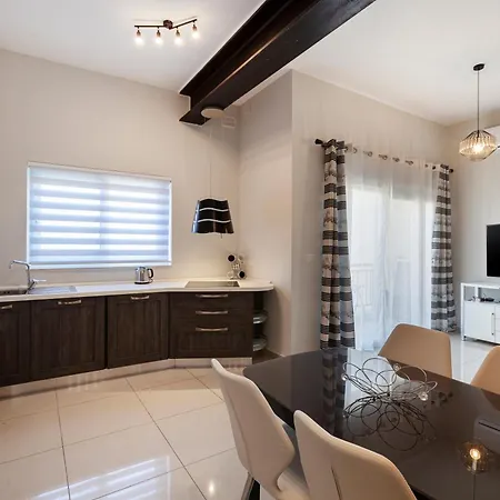 Lovely 2br In St Julians With Private Balcony By 360 Estates *