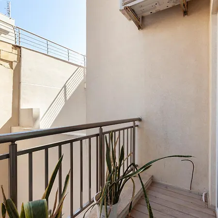 Lovely 2br In St Julians With Private Balcony By 360 Estates Appartement San Ġiljan